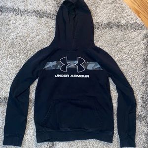 Boys under Armour black hoodie